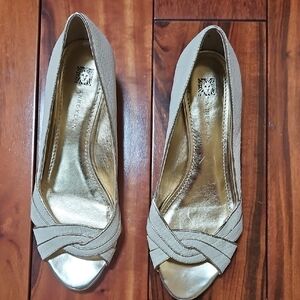 Anne Klein Tan and Gold Heels Sophisticated Design